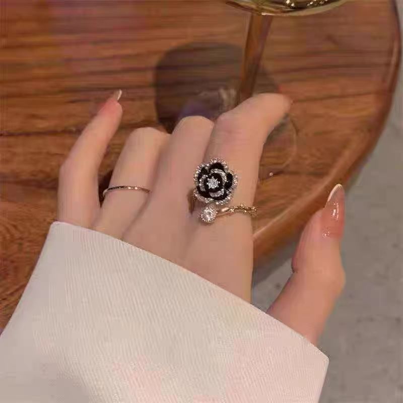 Black flower ring