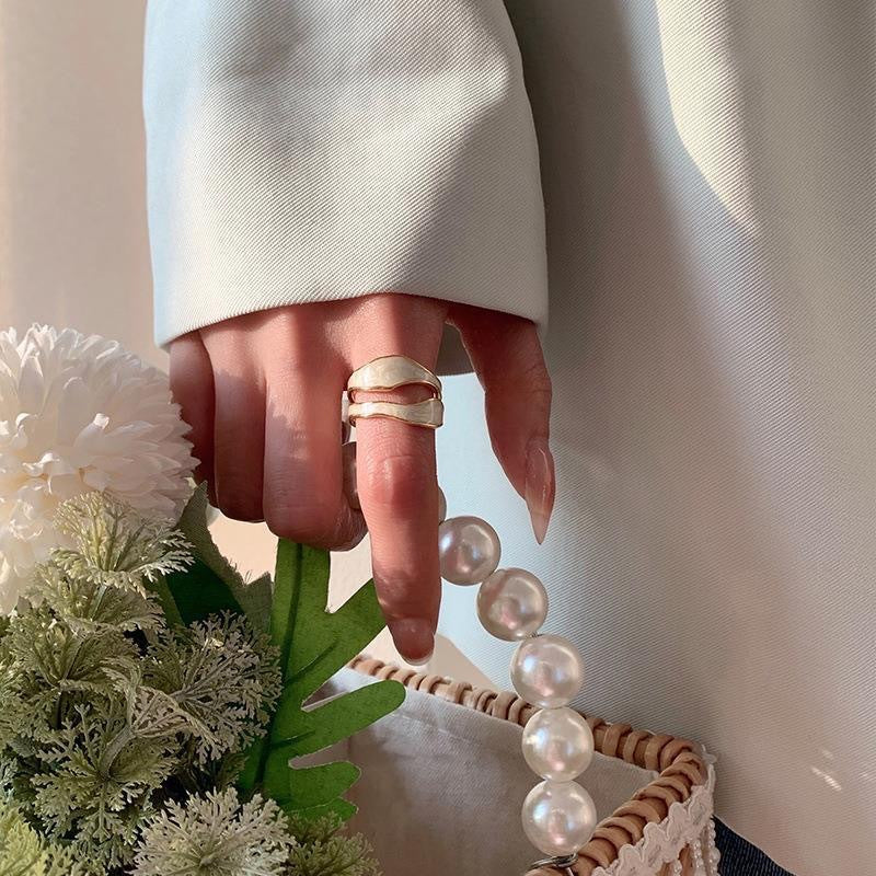 Asymmetrical Double Layer Ring