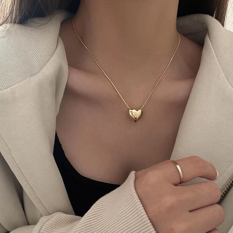 Heart-shaped Clavicle Chain Necklace.
