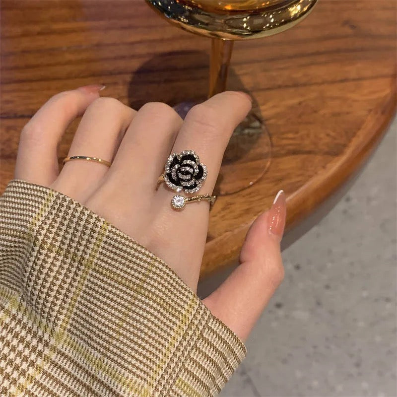 Black flower ring