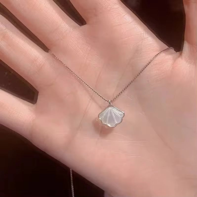 Leaf Shell Pattern Necklace