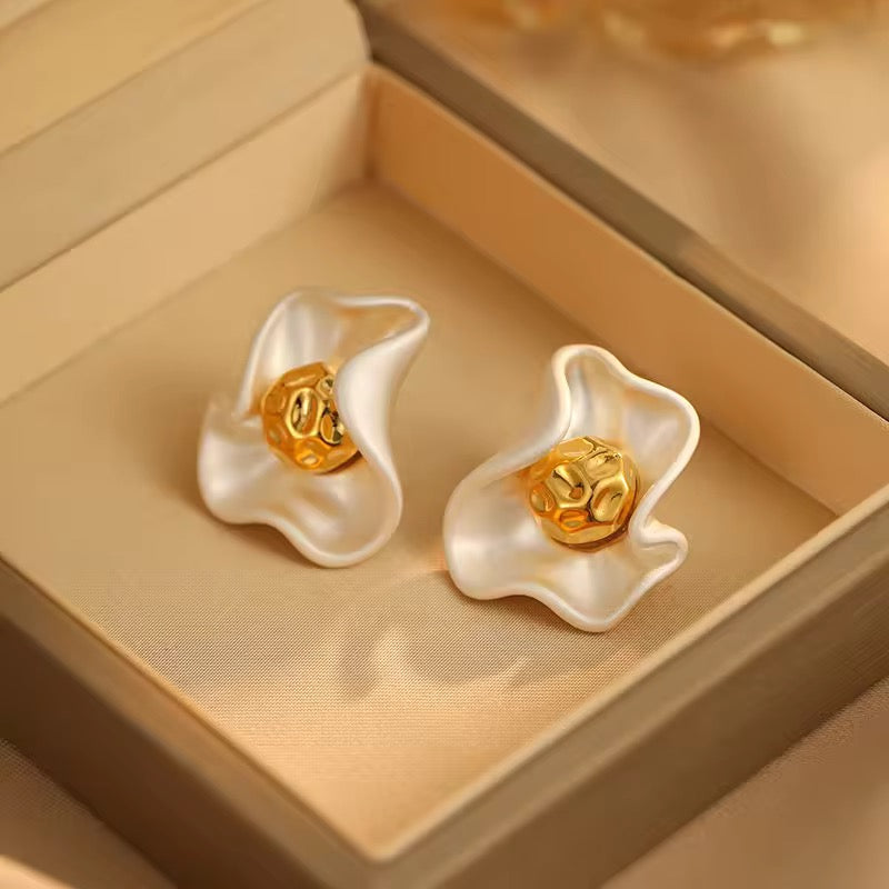 Light Luxury Flower Earrings
