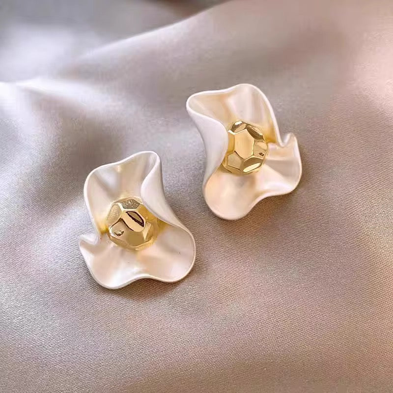 Light Luxury Flower Earrings
