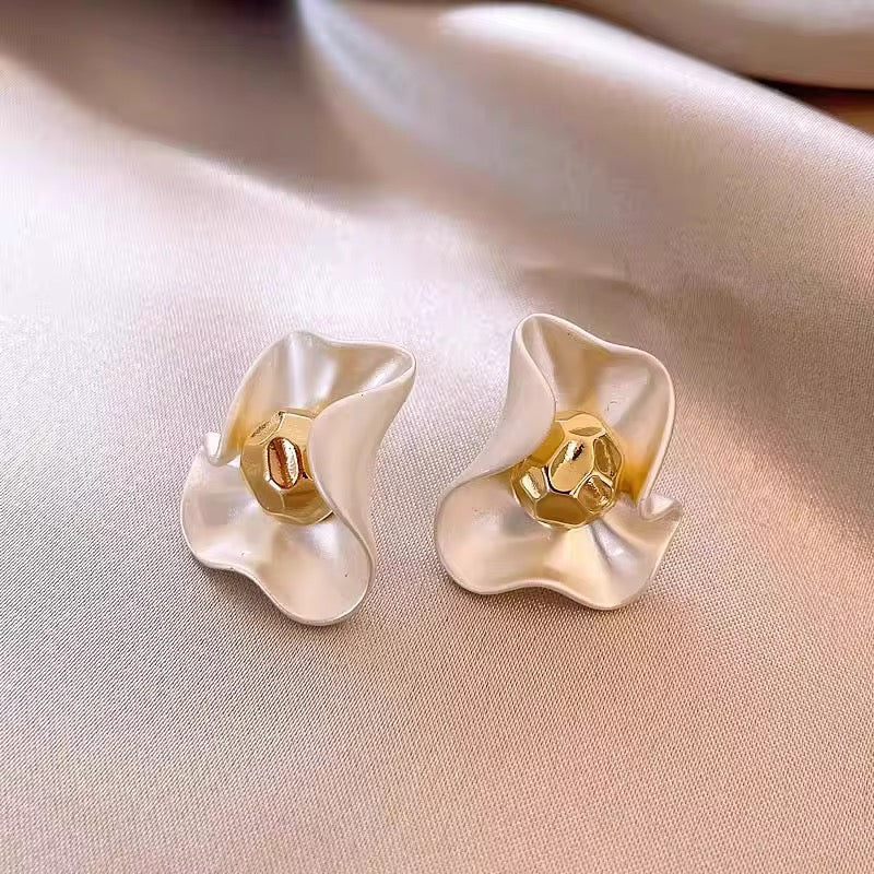 Light Luxury Flower Earrings