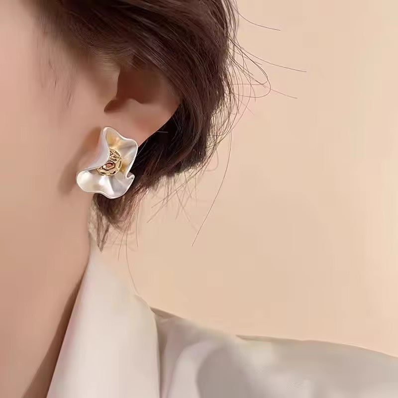 Light Luxury Flower Earrings