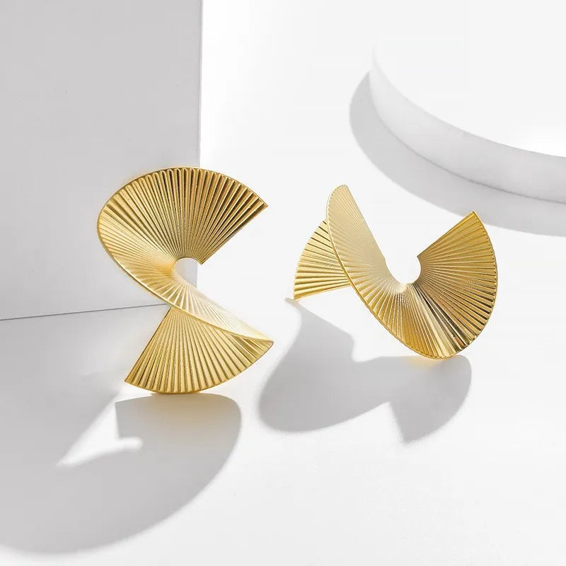 Retro Spiral Fan-Shaped Earrings