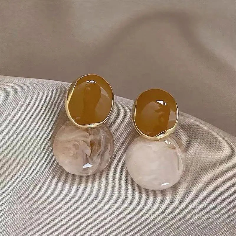 Contrasting Colors Drop Earrings