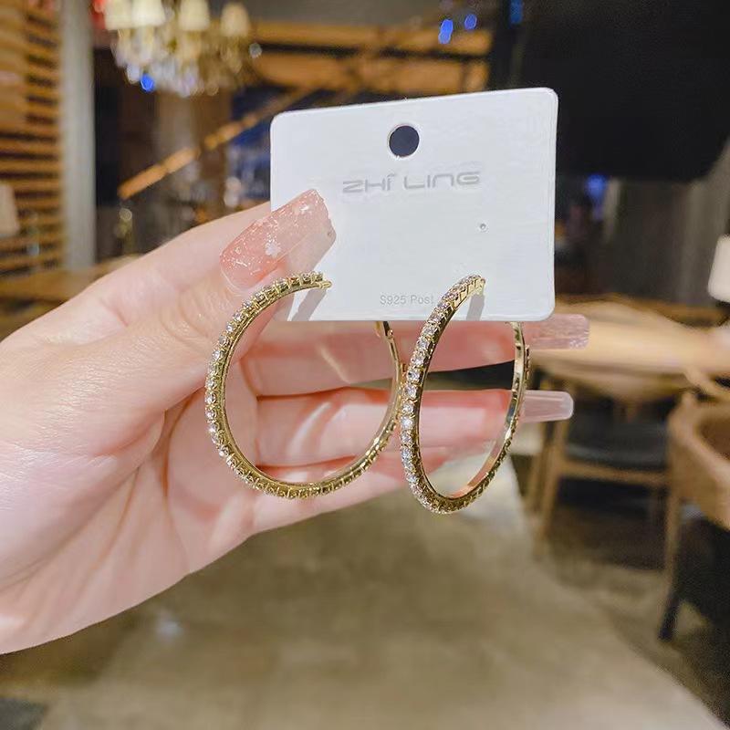 Diamond Circle Gold