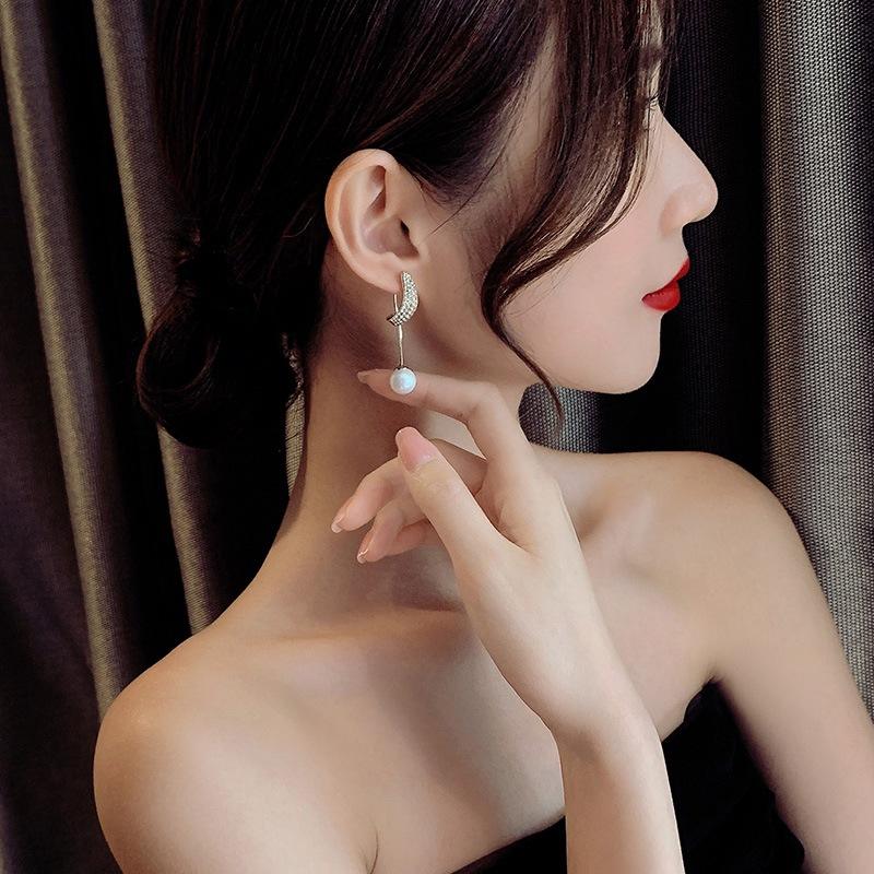 Exquisite Diamond Pearl Earrings