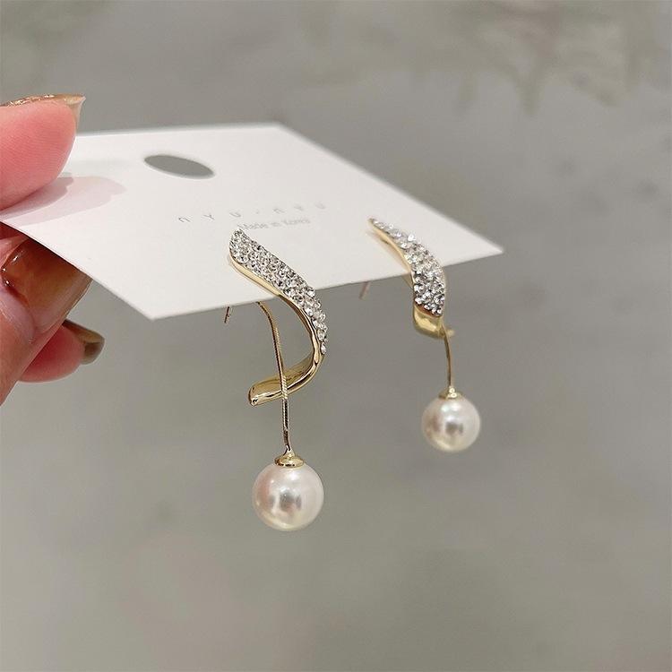 Exquisite Diamond Pearl Earrings