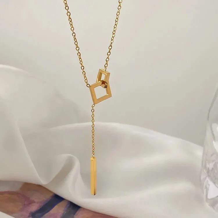 Geometric Bar Circle Necklace