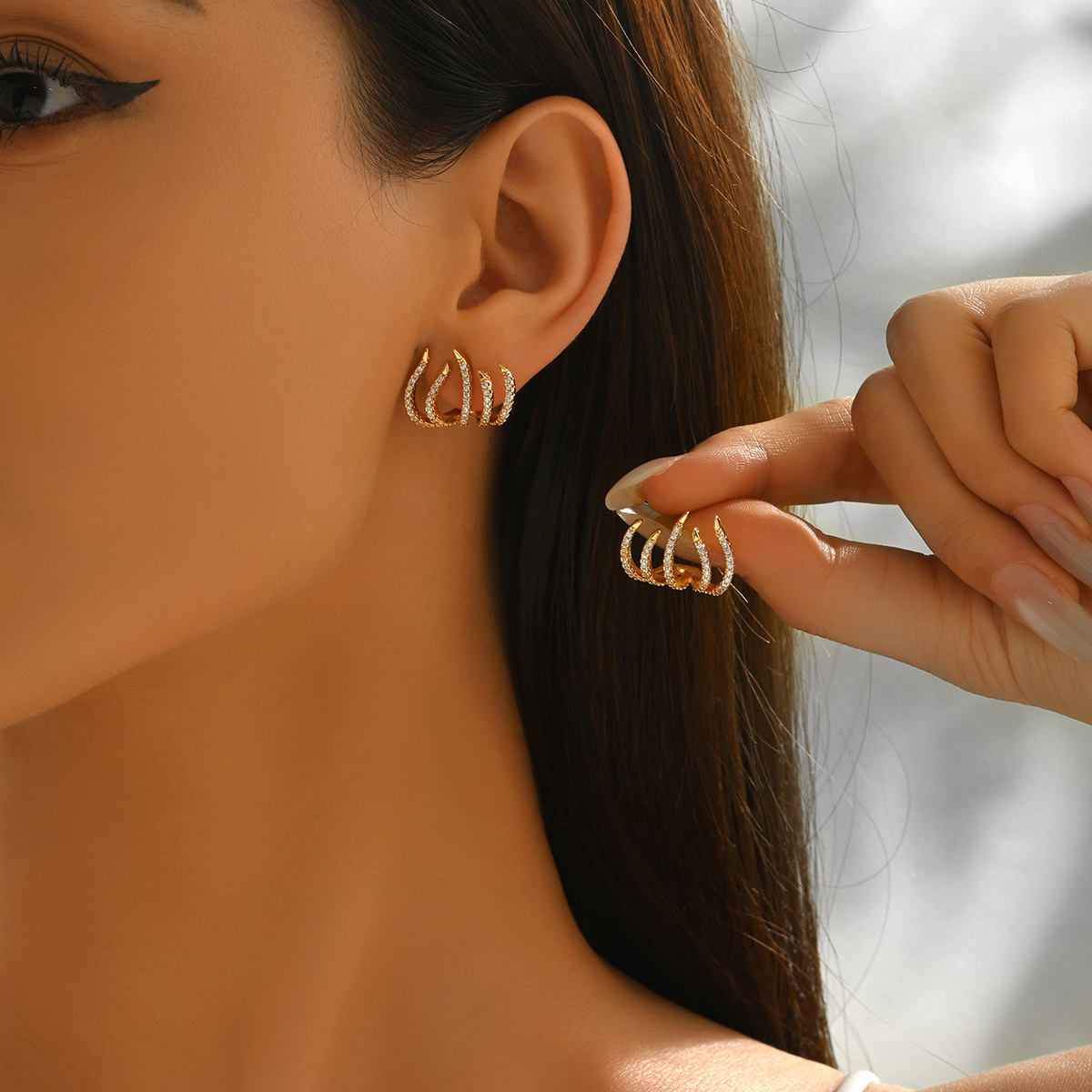 Trendy Four Claw Earrings