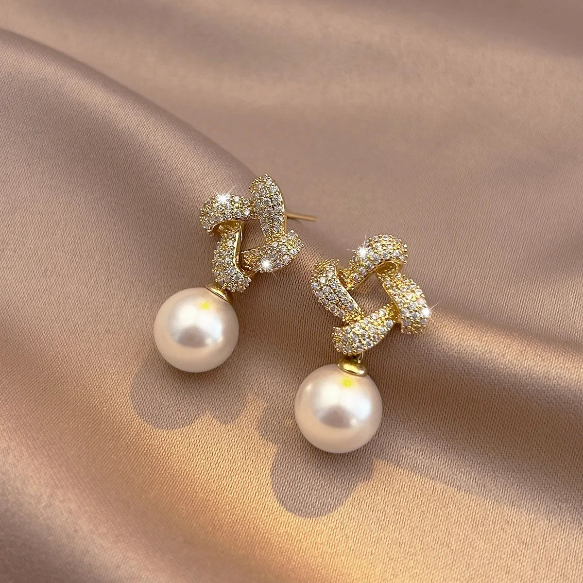 Diamond Pearl Irregular Earrings