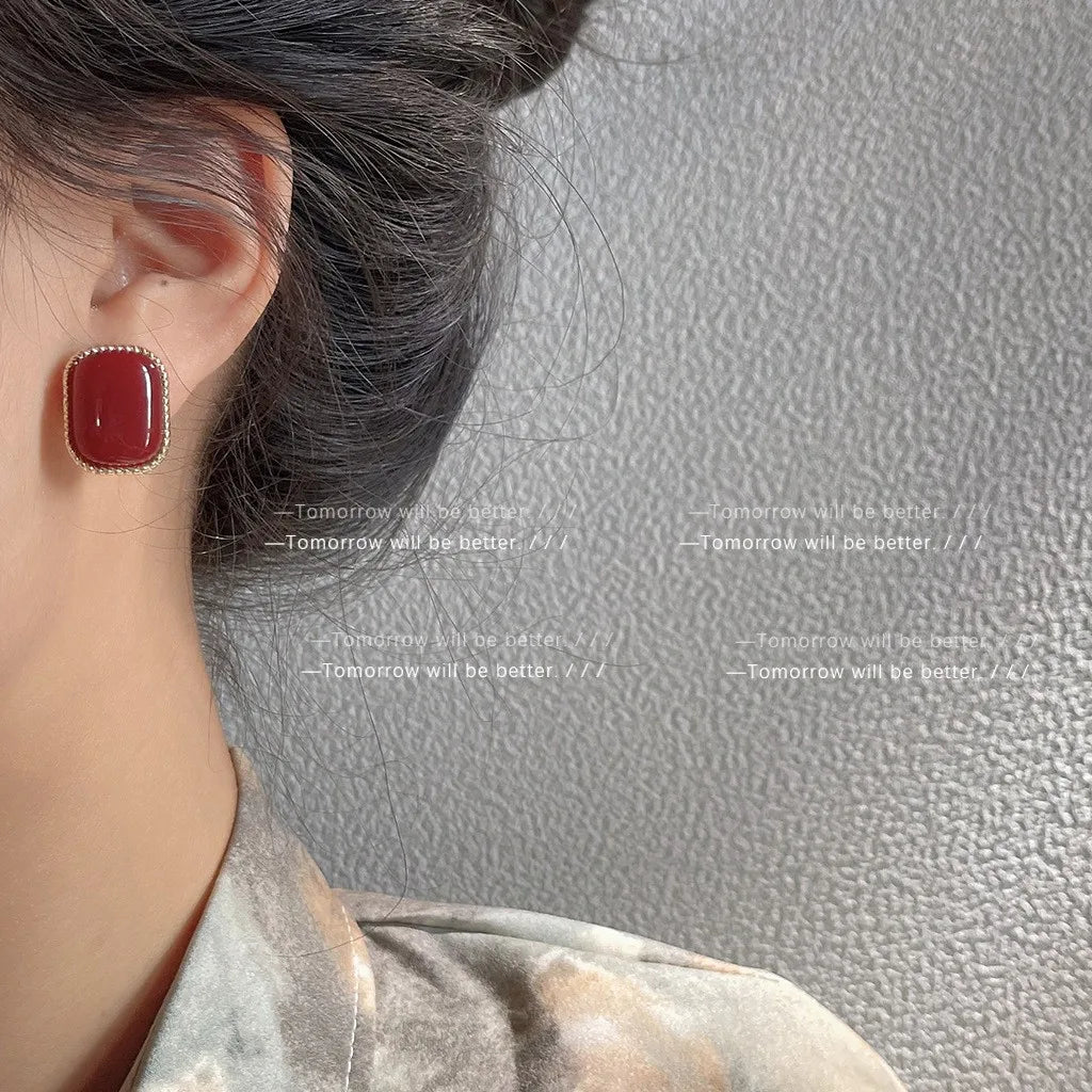 Red Square Round Earrings