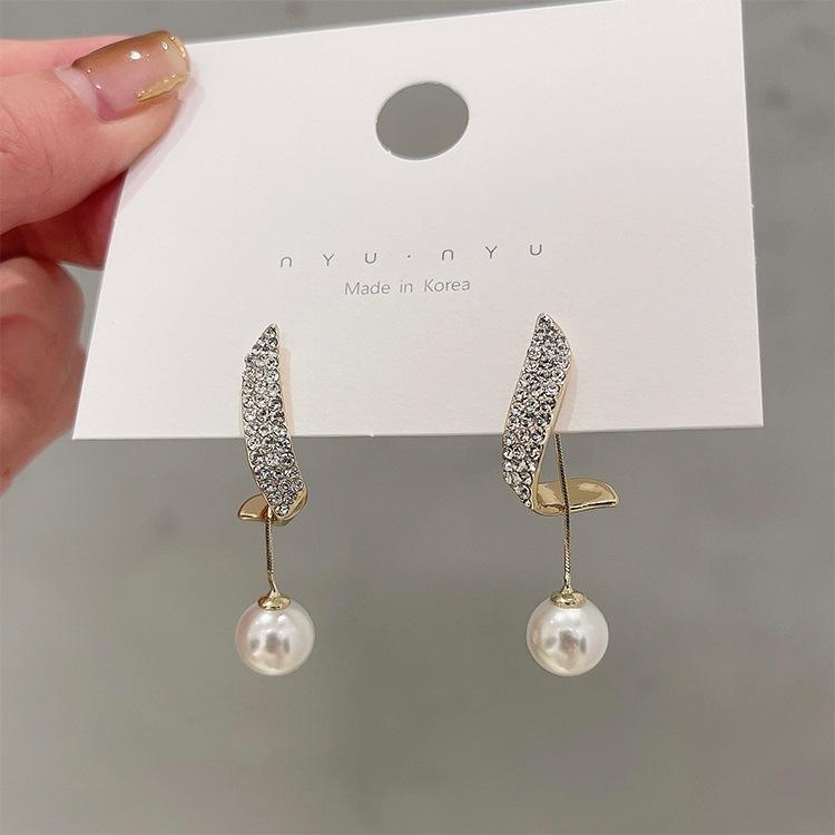 Exquisite Diamond Pearl Earrings