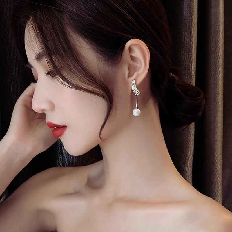 Exquisite Diamond Pearl Earrings