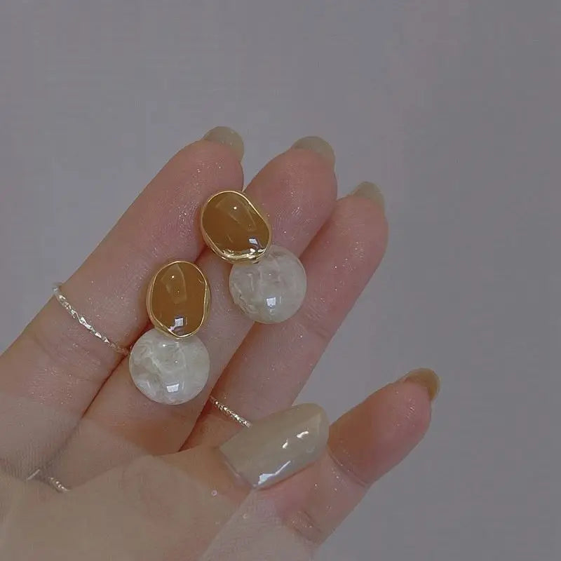 Contrasting Colors Drop Earrings
