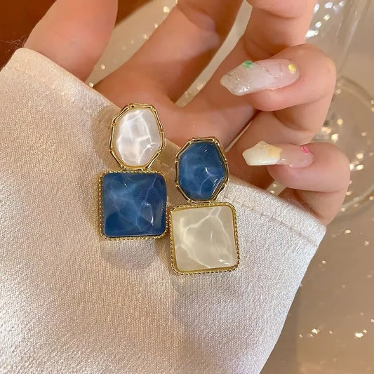 Asymmetrical Elegant Atmospheric Earrings