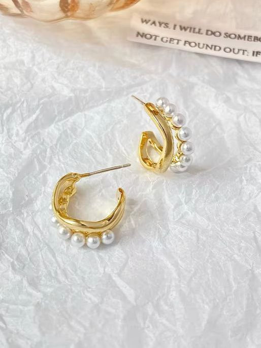 Charms Fashion Pearl Stud