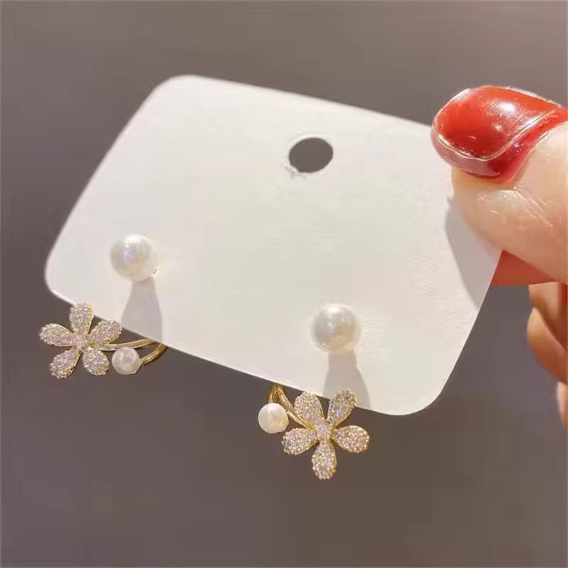 Flower Pearl Earrings