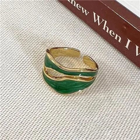 Asymmetrical Double Layer Ring