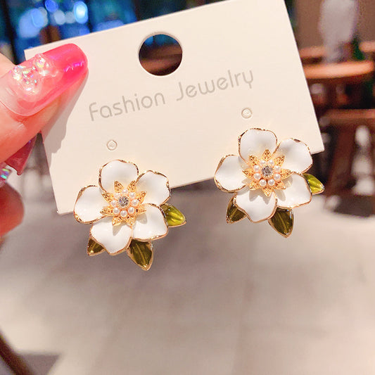 Fashion Pearl Leaf Flower Design Stud Earring