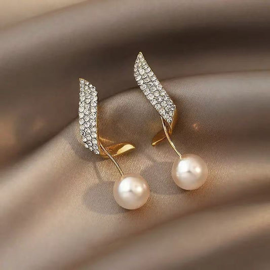 Exquisite Diamond Pearl Earrings