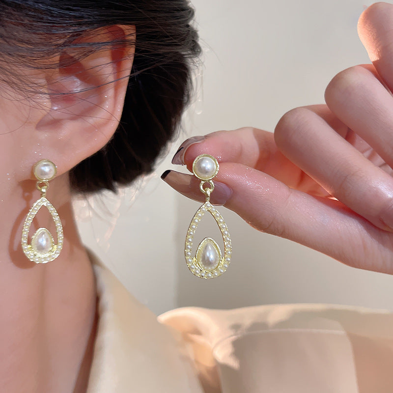 Retro Pearl Earrings