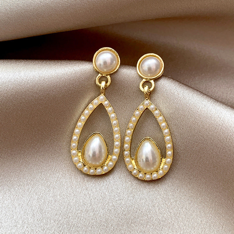 Retro Pearl Earrings