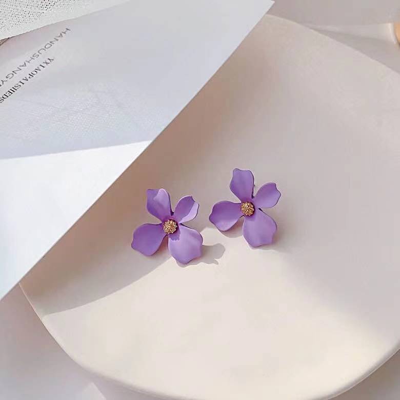 Daisy Petals Stud Earrings