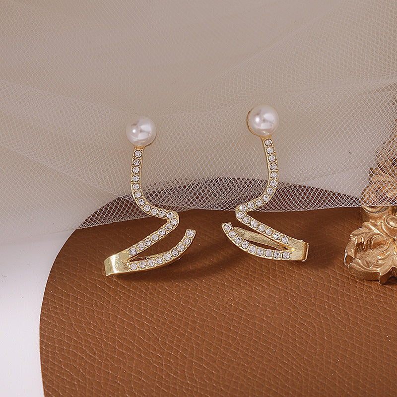 Fashion Gold Pearl Earrings