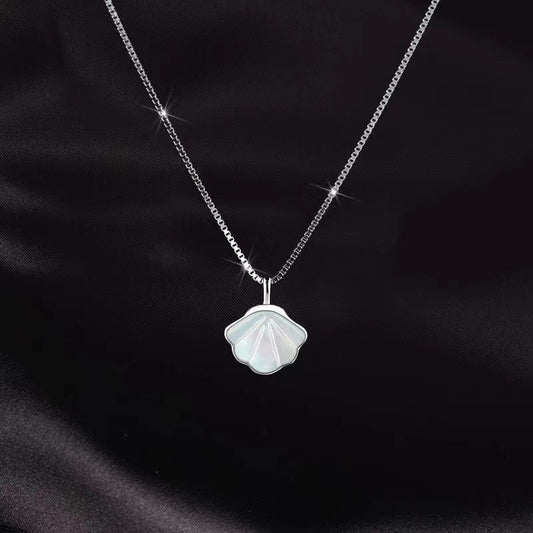 Leaf Shell Pattern Necklace
