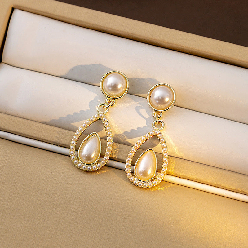 Retro Pearl Earrings