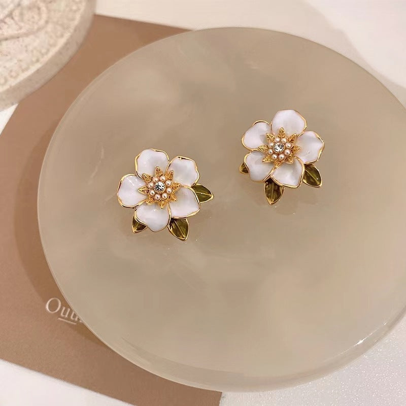 Fashion Pearl Leaf Flower Design Stud Earring