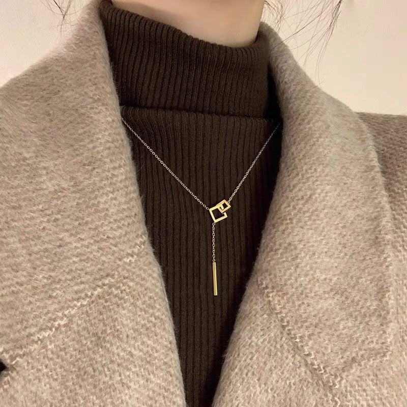 Geometric Bar Circle Necklace