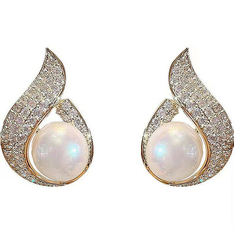 Maple Leaf Pearl Stud Earrings