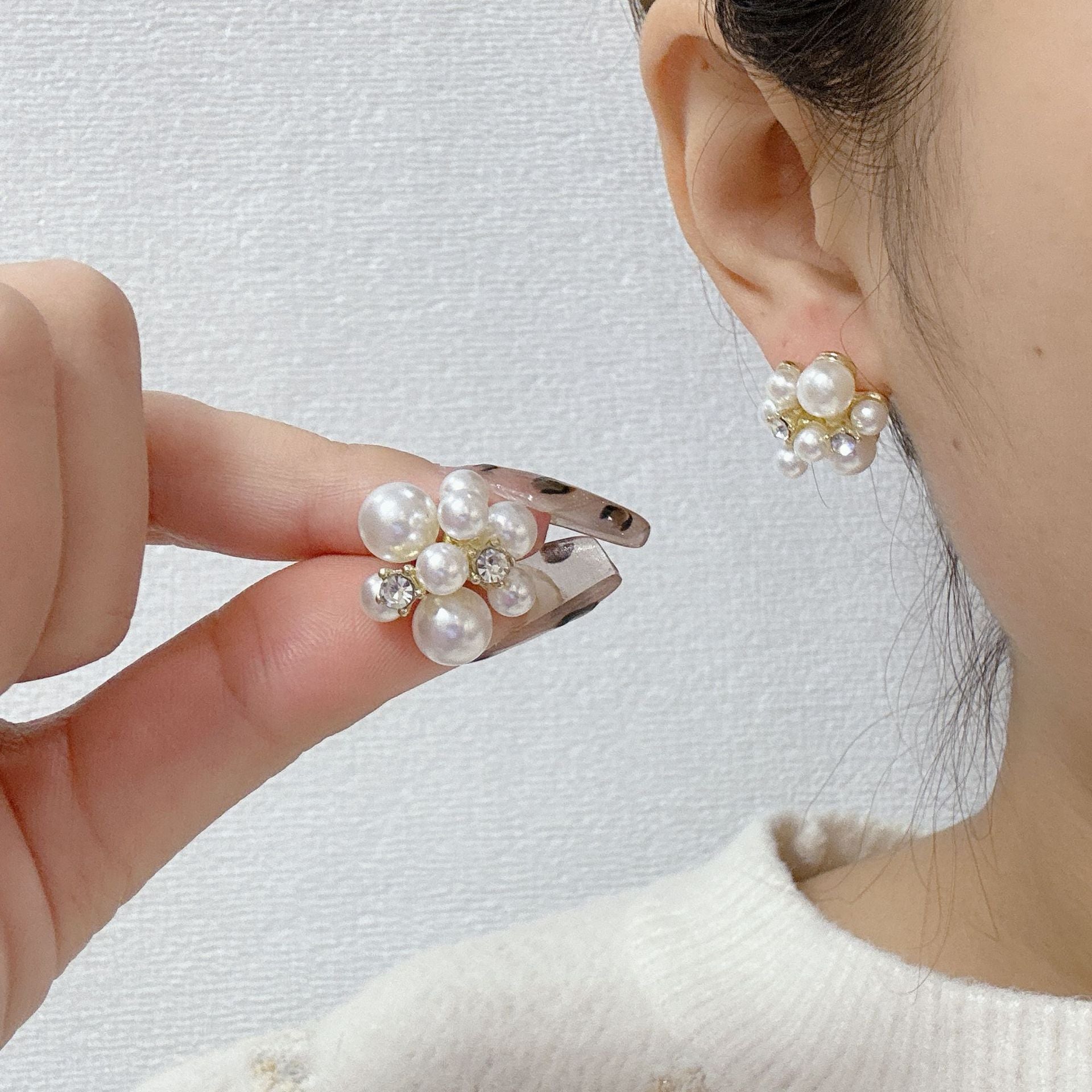 Elegant Romantic Pearl Stud Earrings